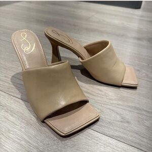 NWOT Sam Edelman Cream Nude Tan Carmen Square Toe Mule Leather Sandals